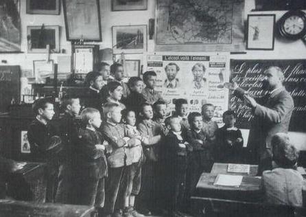 Professeur devant sa classe Quelles matières peut-on enseigner en tant que prof particulier ?
